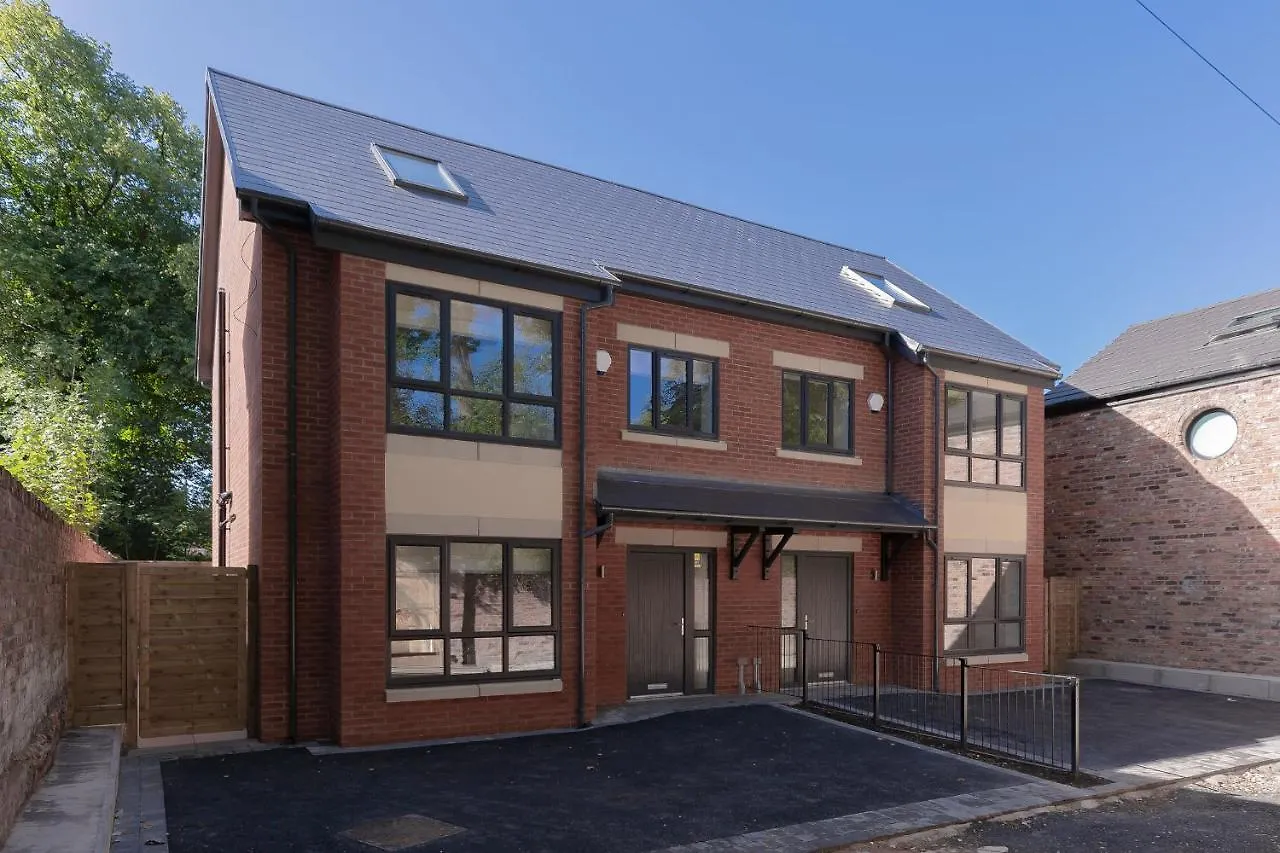 Moseley Gardens Fallowfield Manchester Holiday home