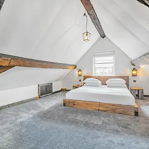 Quirky Retreats - Rose Apartment
